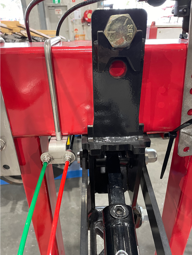 The u-bolt and bracket used with the new liquid kits on Morris seeding bars are both made of stainless-steel and the dual bulkhead bracket and fittings are of higher quality than previous systems.