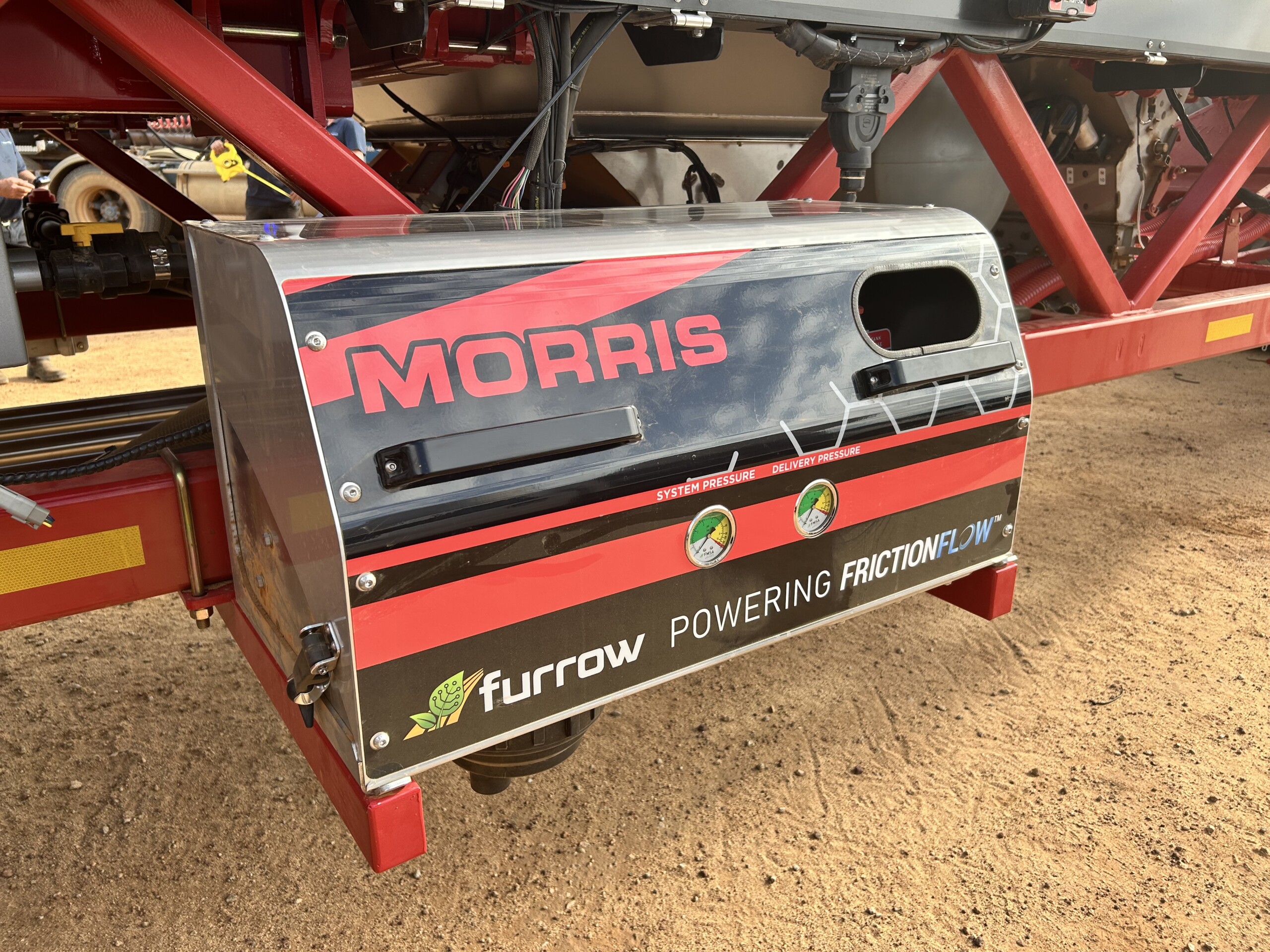 Fully Integrated liquid tank