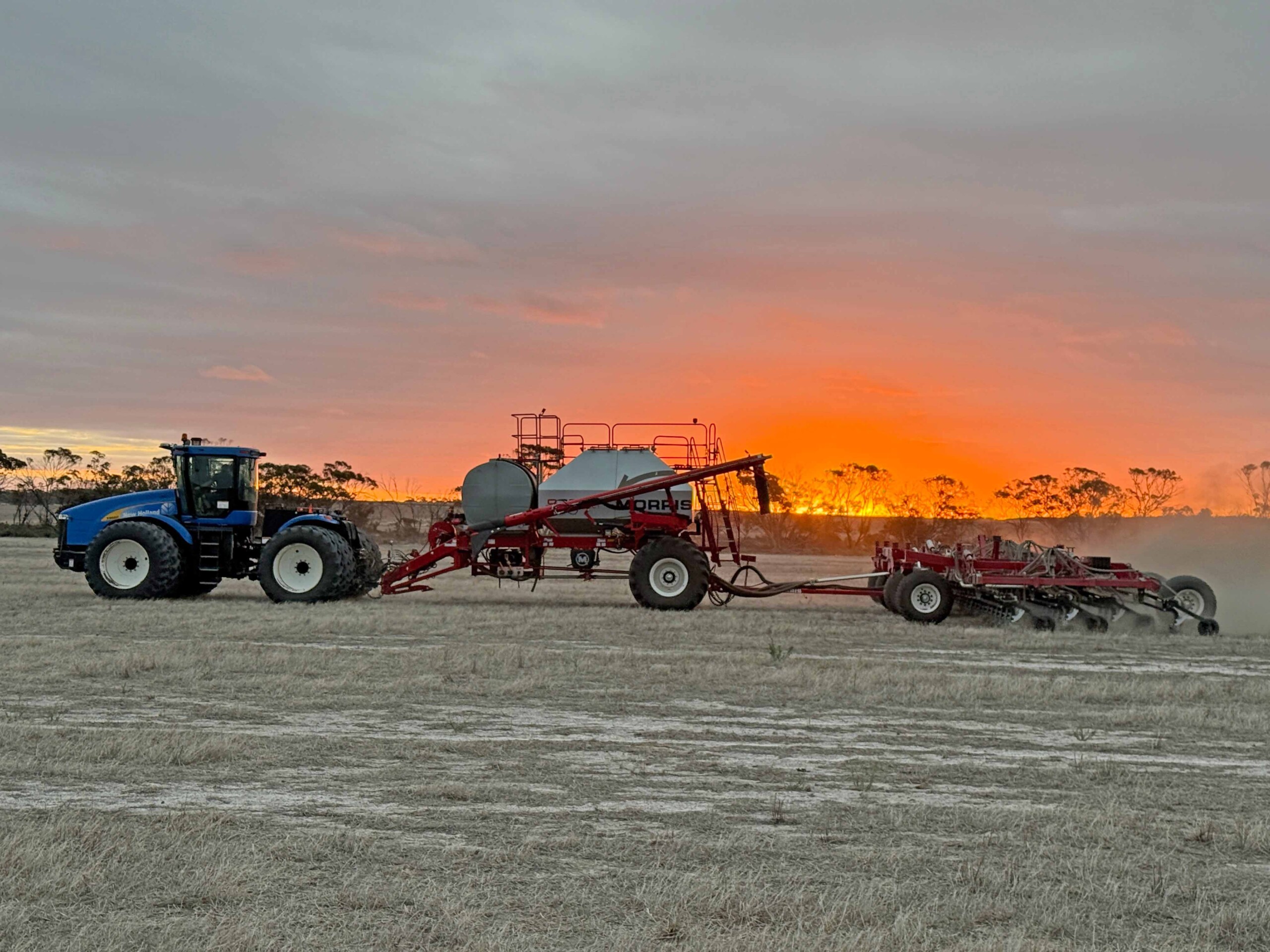 Morris Quantum 15m with 9365 Air Cart